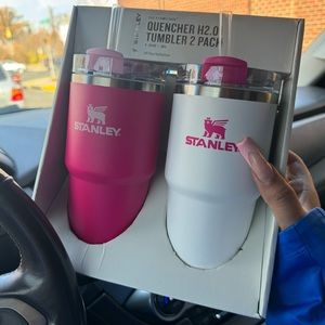 Stanley 20 oz Quencher H2.0 Tumblers
Pink Vibes/ Frost - Set of x2